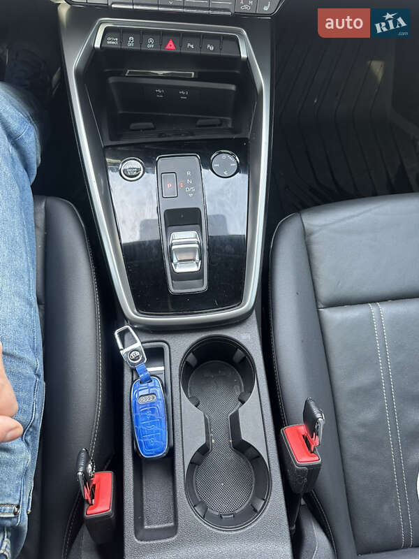 Седан Audi A3 2022 в Вишневому фото 13 Седан Audi A3 2022 в Вишневому