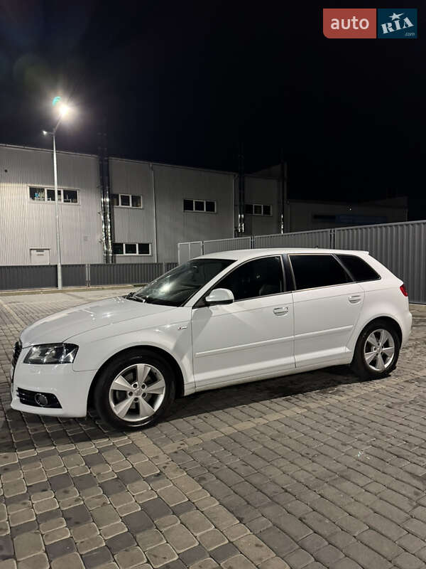 Хэтчбек Audi A3 2011 в Мукачево