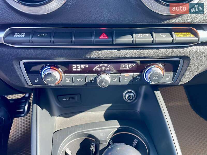 Хэтчбек Audi A3 2017 в Запорожье