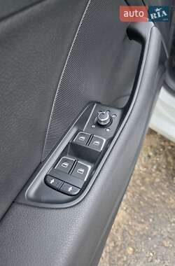 Седан Audi A3 2015 в Львове