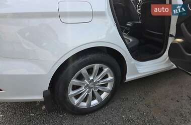 Седан Audi A3 2015 в Львове