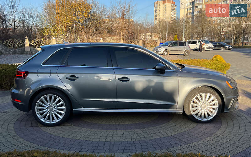 Хэтчбек Audi A3 2015 в Львове