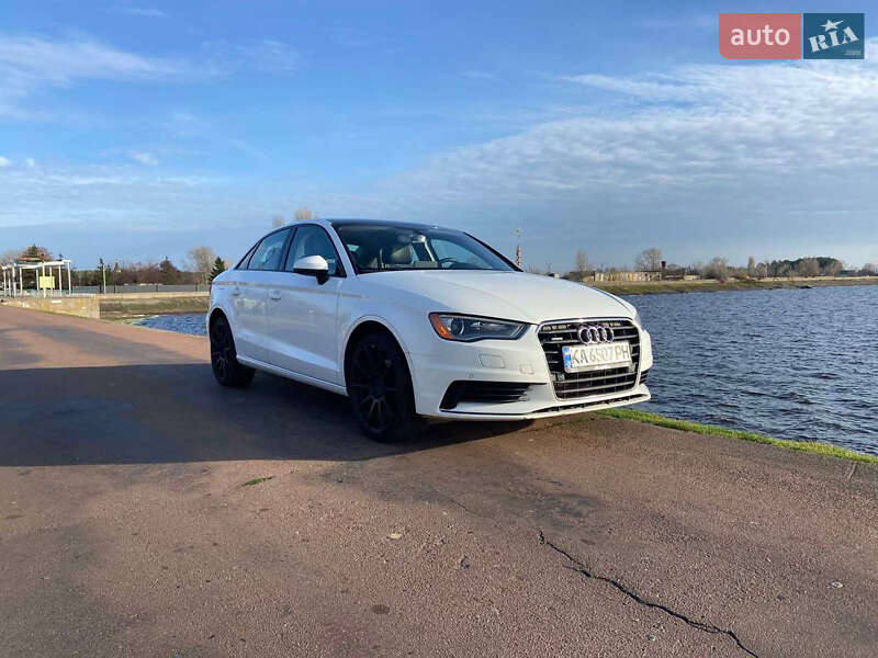 Седан Audi A3 2015 в Киеве
