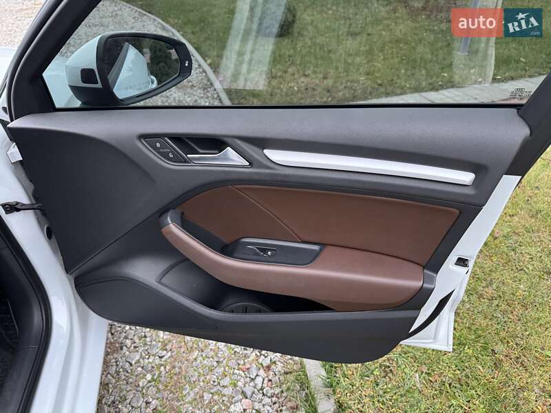 Седан Audi A3 2015 в Киеве