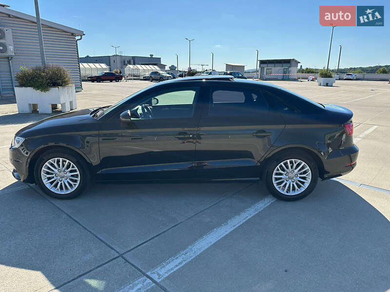 Седан Audi A3 2016 в Виннице
