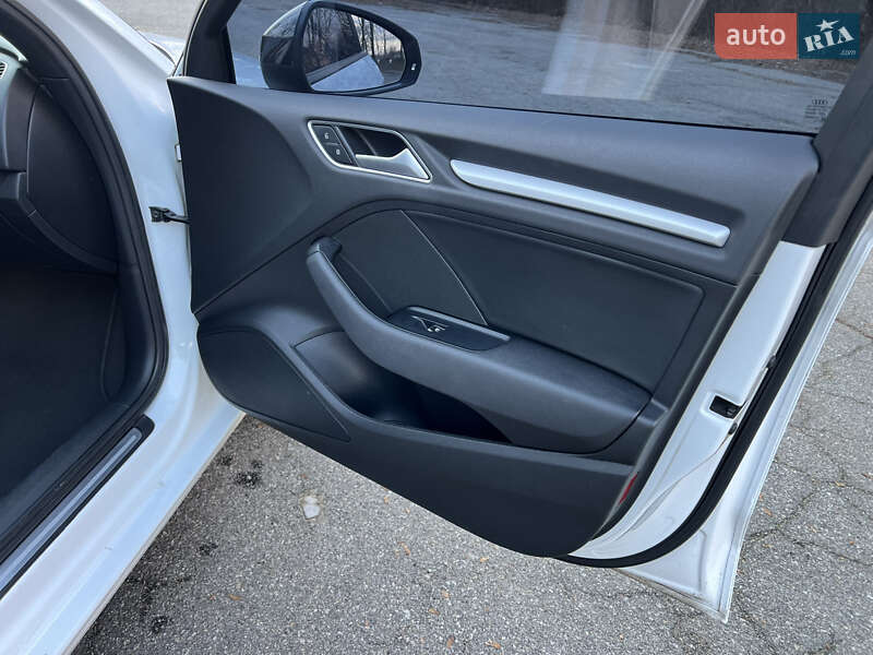 Седан Audi A3 2016 в Києві