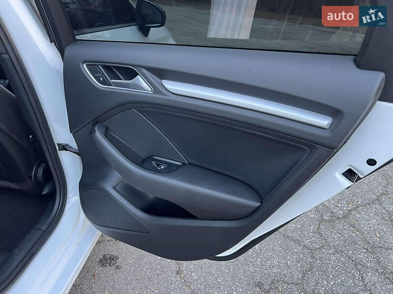 Седан Audi A3 2016 в Києві