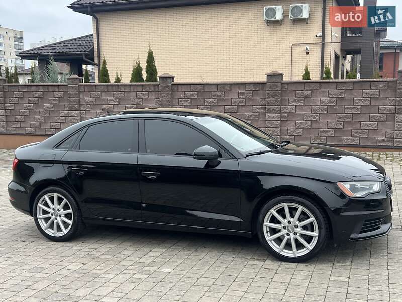 Седан Audi A3 2015 в Рівному