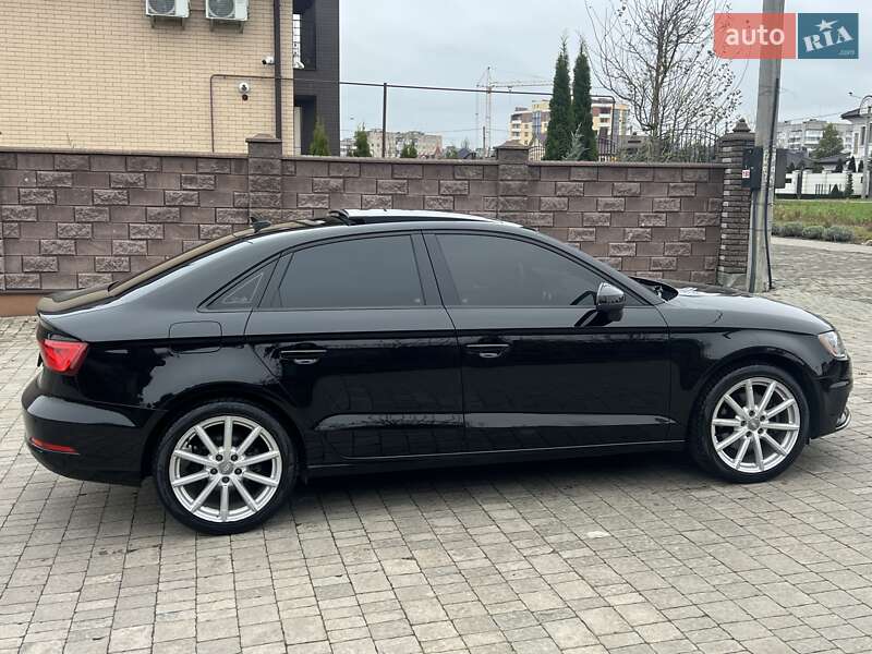 Седан Audi A3 2015 в Рівному