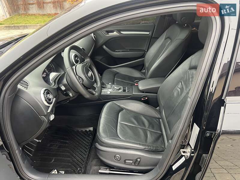 Седан Audi A3 2015 в Рівному