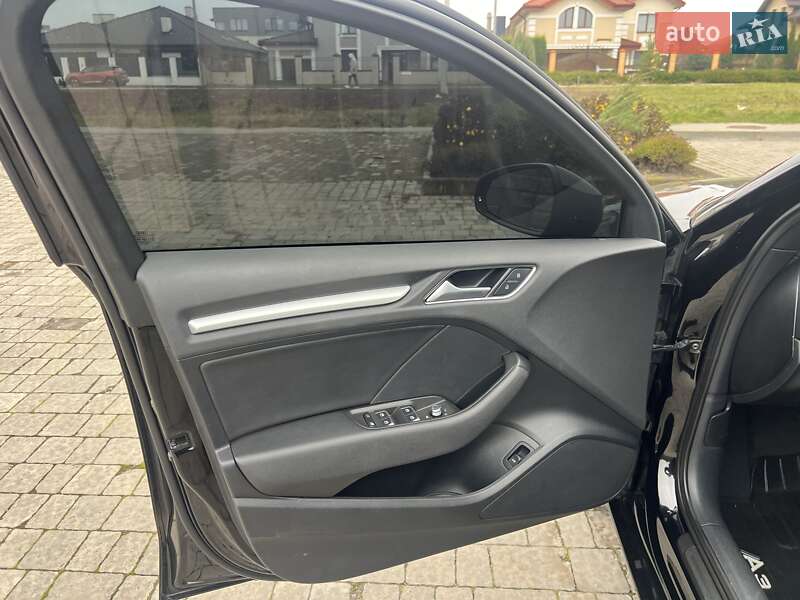 Седан Audi A3 2015 в Рівному