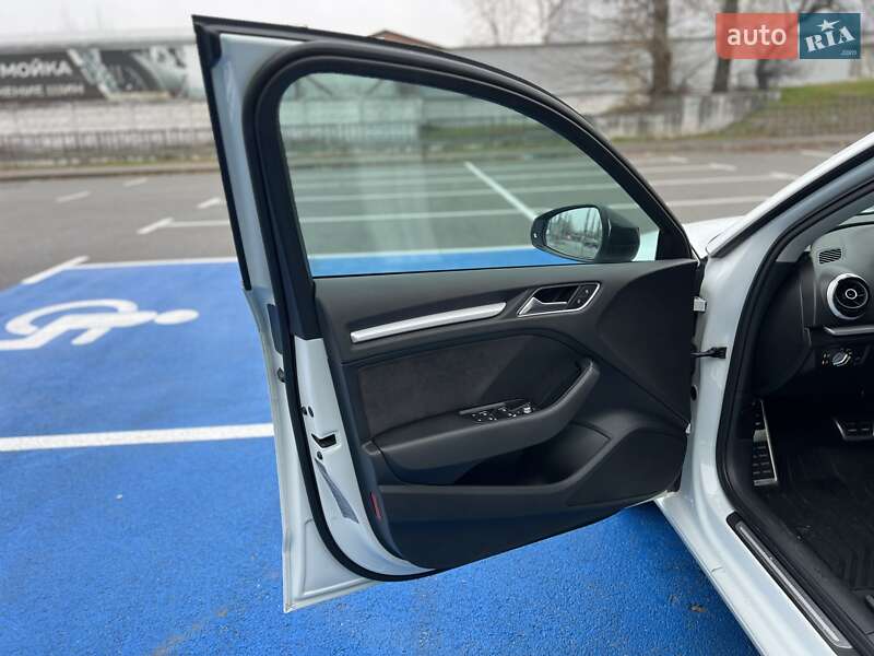Хетчбек Audi A3 2016 в Києві фото 18 Хетчбек Audi A3 2016 в Києві