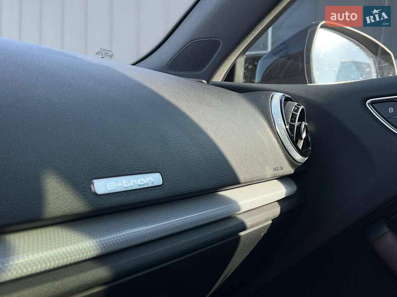 Хэтчбек Audi A3 2016 в Львове