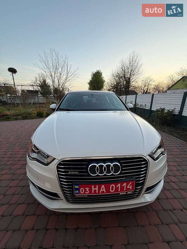 Хетчбек Audi A3 2016 в Ірпені