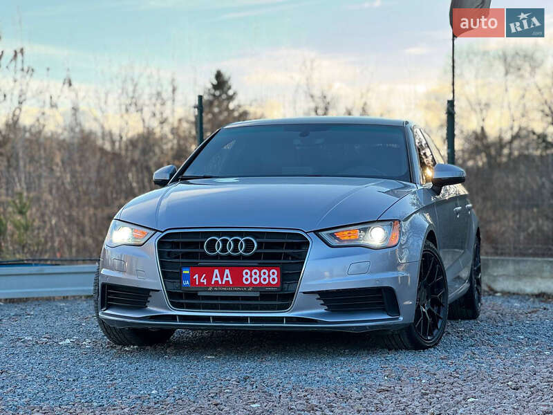 Седан Audi A3 2016 в Дрогобичі