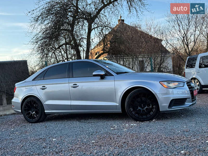 Седан Audi A3 2016 в Дрогобичі