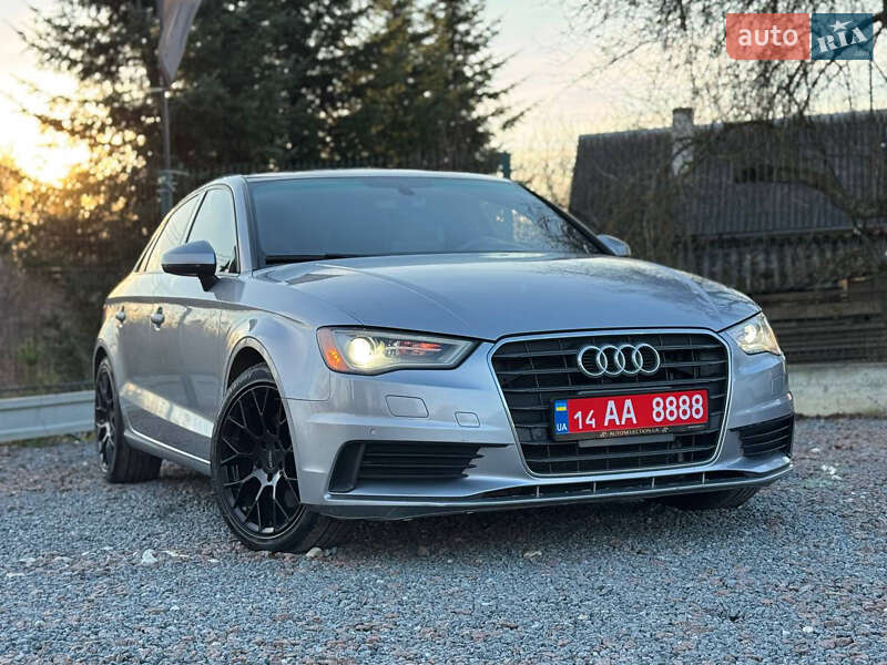 Седан Audi A3 2016 в Дрогобичі