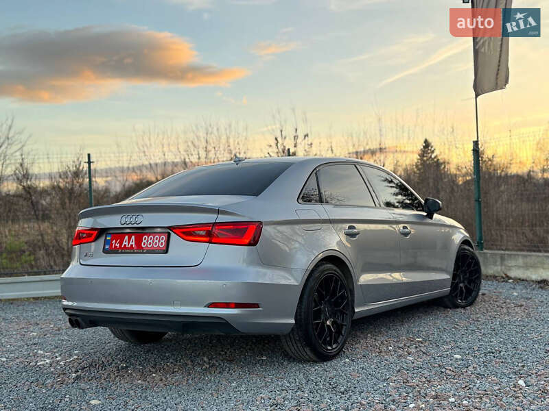 Седан Audi A3 2016 в Дрогобичі