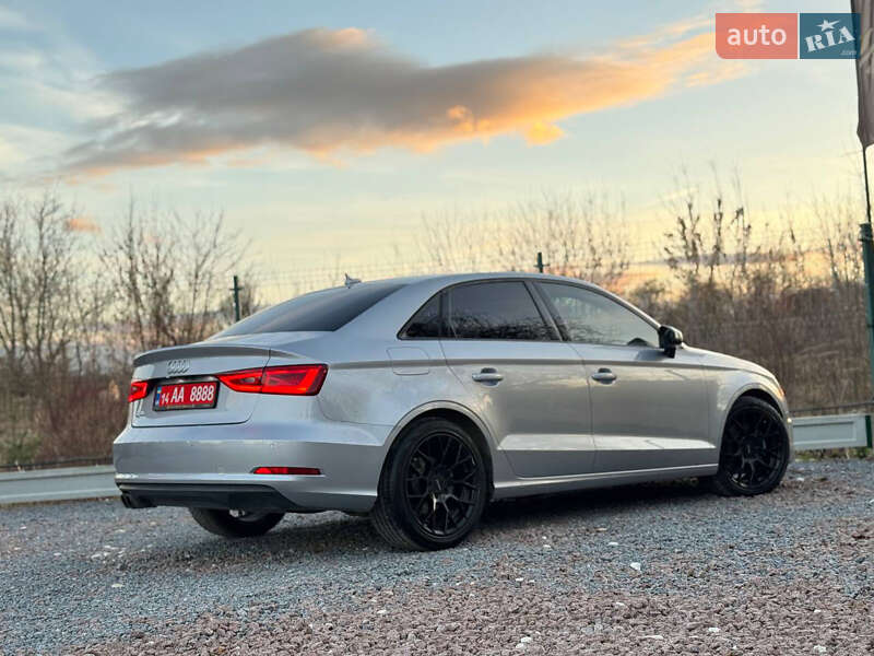 Седан Audi A3 2016 в Дрогобичі