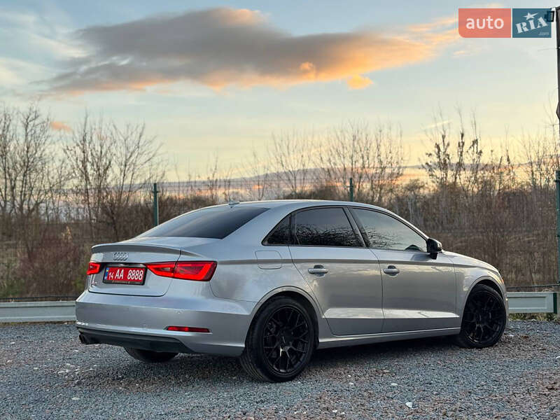 Седан Audi A3 2016 в Дрогобичі