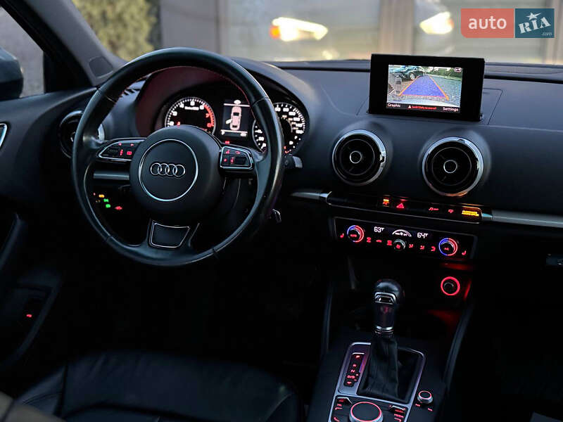 Седан Audi A3 2016 в Дрогобичі