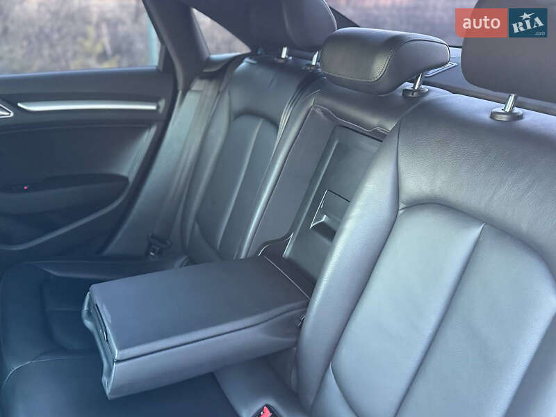 Седан Audi A3 2016 в Дрогобичі