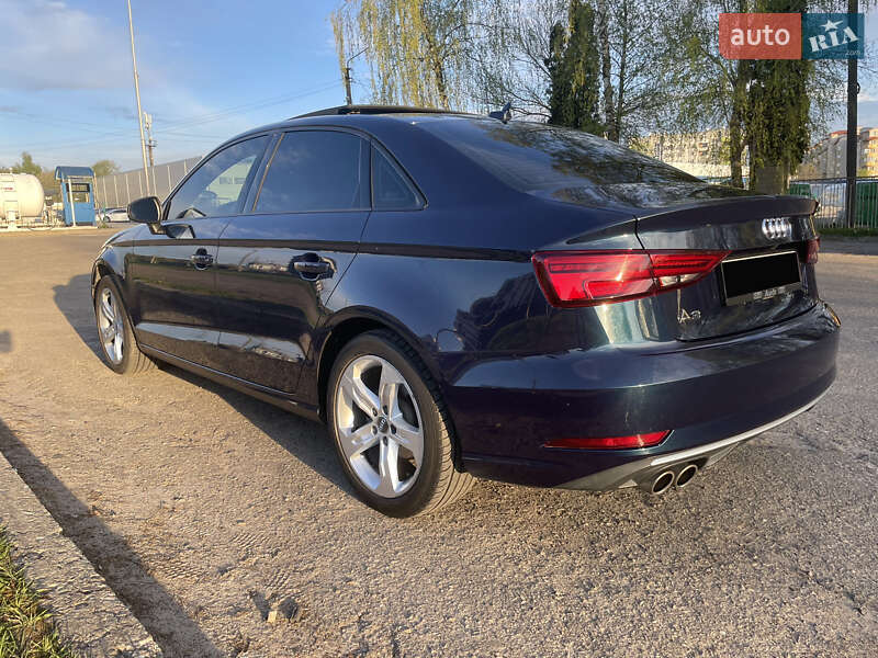 Седан Audi A3 2016 в Львові