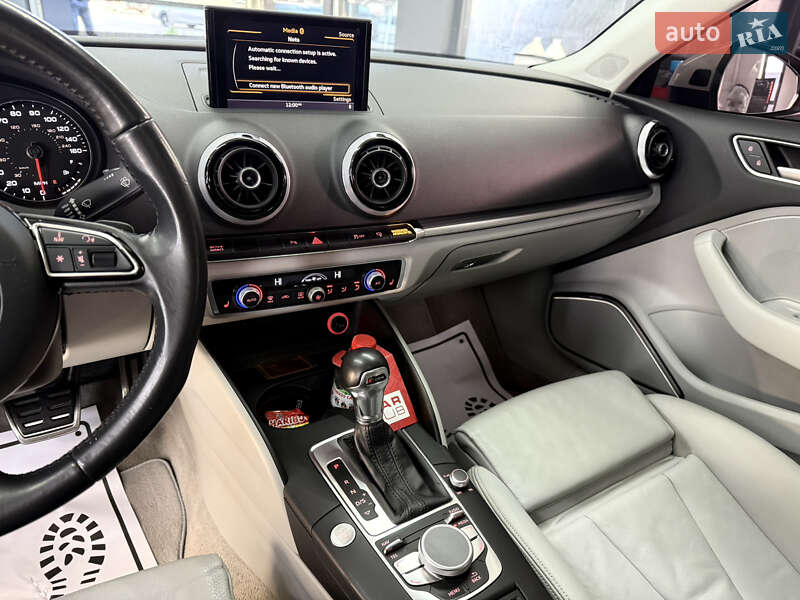 Седан Audi A3 2014 в Рівному