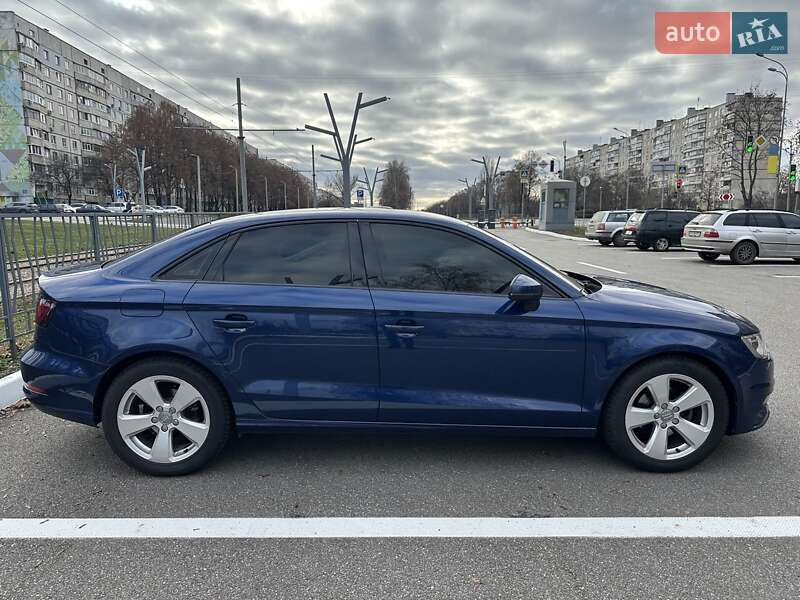 Седан Audi A3 2014 в Харкові