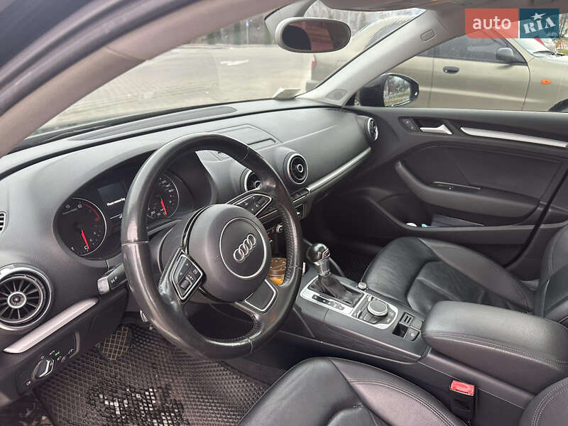 Седан Audi A3 2015 в Кременчуці