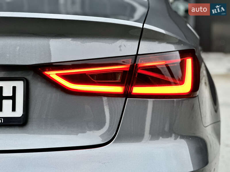 Седан Audi A3 2016 в Киеве