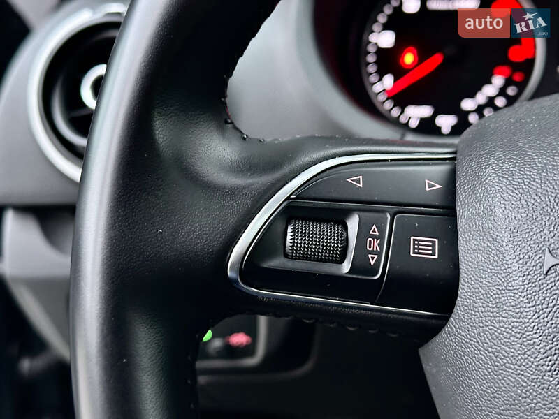 Седан Audi A3 2016 в Киеве