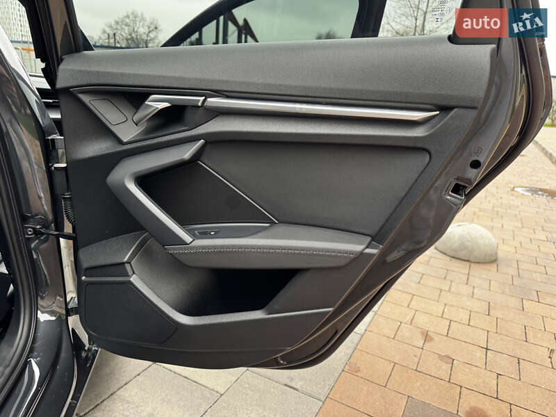 Седан Audi A3 2023 в Киеве