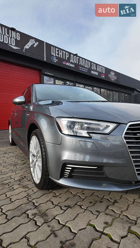 Хэтчбек Audi A3 2018 в Черновцах