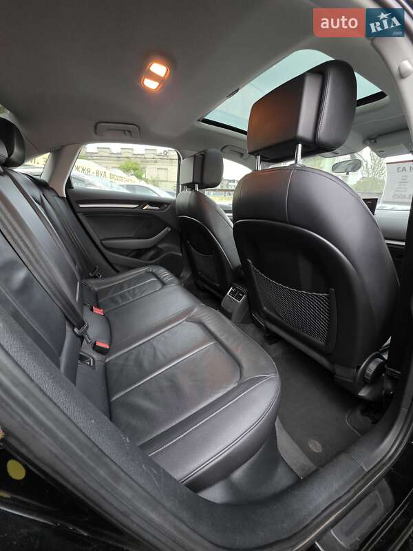 Седан Audi A3 2015 в Запоріжжі