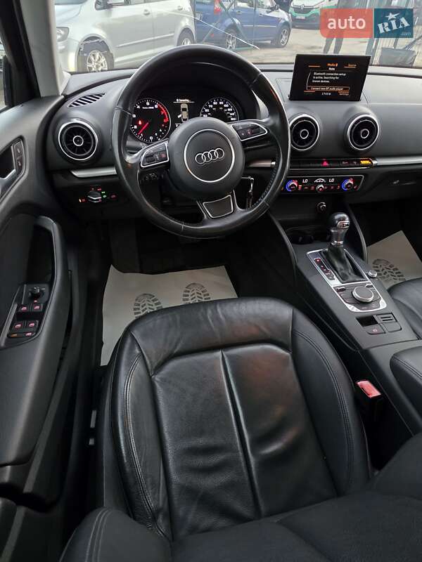 Седан Audi A3 2015 в Запоріжжі