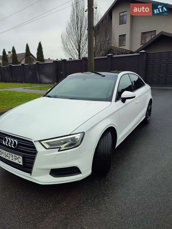 Седан Audi A3 2017 в Харкові