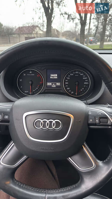 Седан Audi A3 2016 в Новомосковске