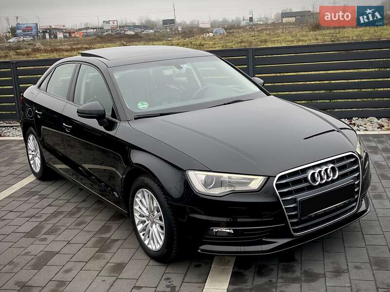 Седан Audi A3 2016 в Мукачево