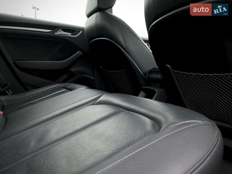 Седан Audi A3 2016 в Мукачево