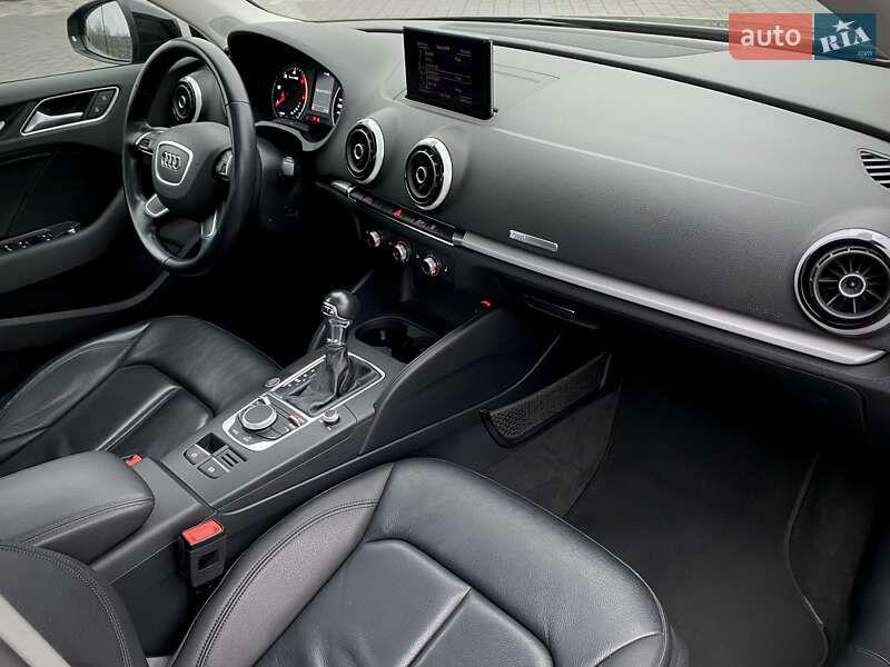 Седан Audi A3 2016 в Мукачево