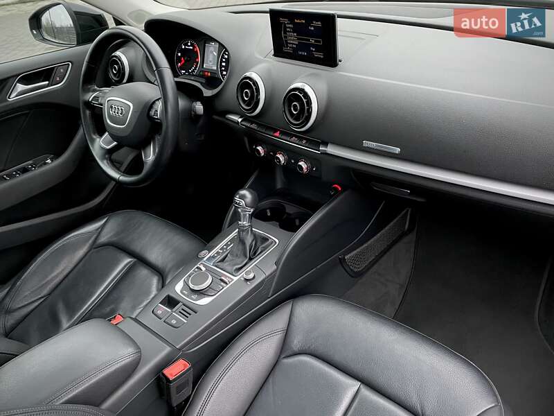 Седан Audi A3 2016 в Мукачево