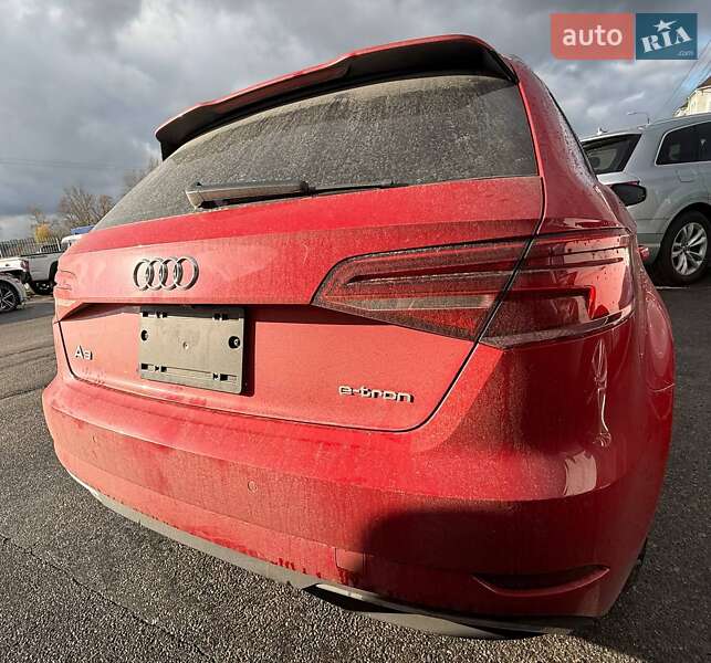 Хэтчбек Audi A3 2018 в Киеве