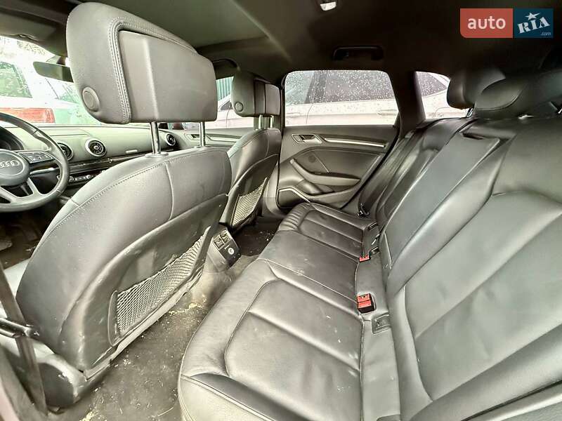 Хэтчбек Audi A3 2018 в Киеве