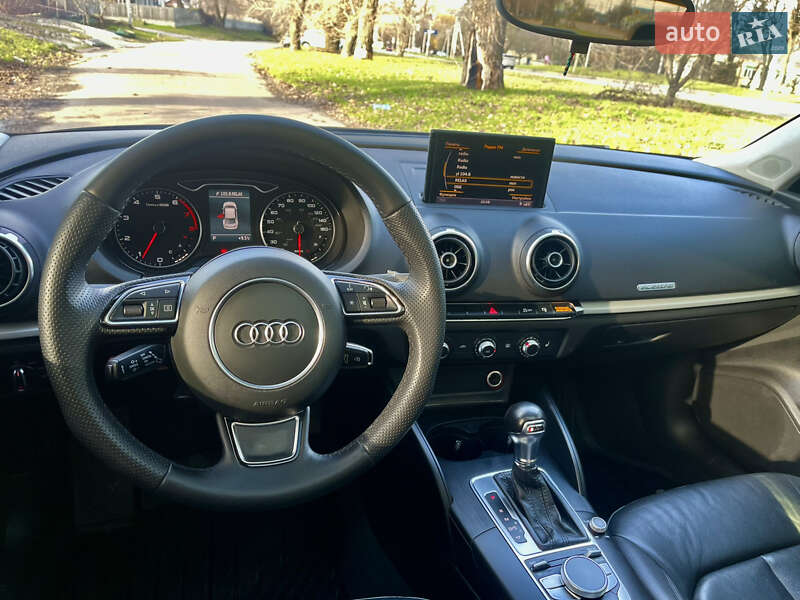 Седан Audi A3 2014 в Кропивницком