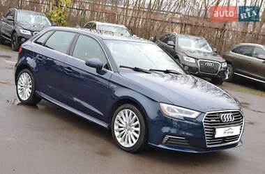 Хэтчбек Audi A3 2017 в Луцке