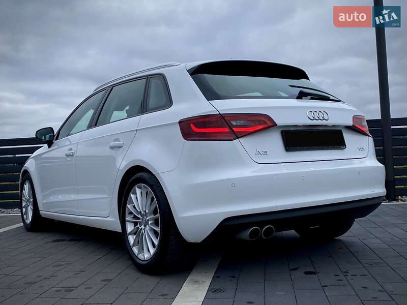 Хэтчбек Audi A3 2016 в Мукачево