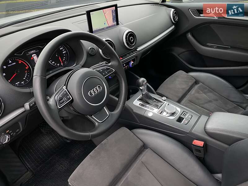 Хэтчбек Audi A3 2016 в Мукачево