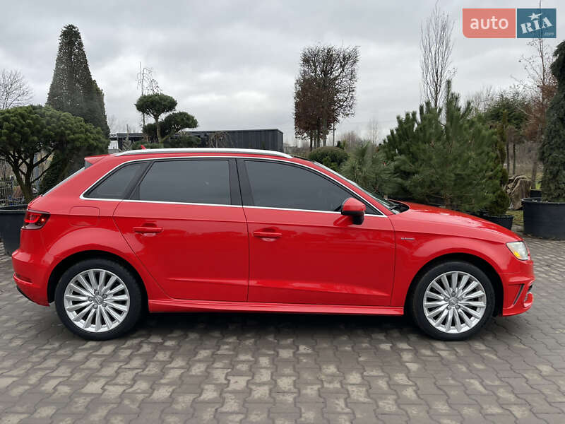 Хэтчбек Audi A3 2015 в Луцке