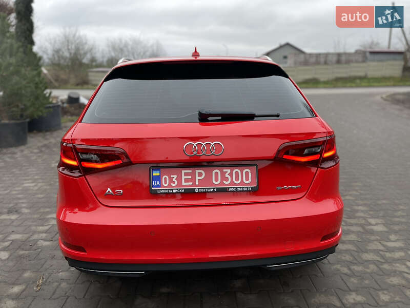 Хэтчбек Audi A3 2015 в Луцке